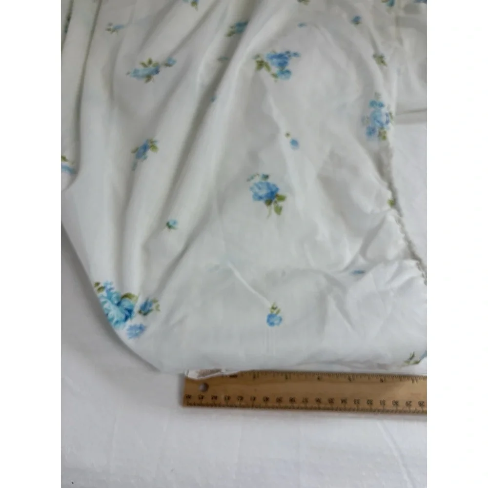 Vtg. The Treasury Blue White Floral Fitted Vtg Sheet Double 72x84 Cottage Flower